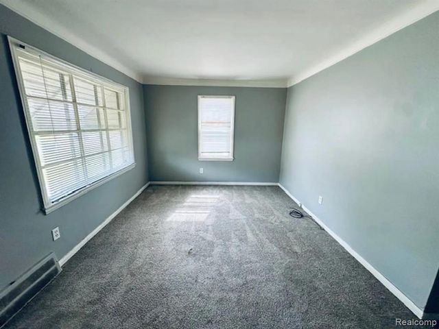 9213 Plainview Avenue, Detroit, MI 48228