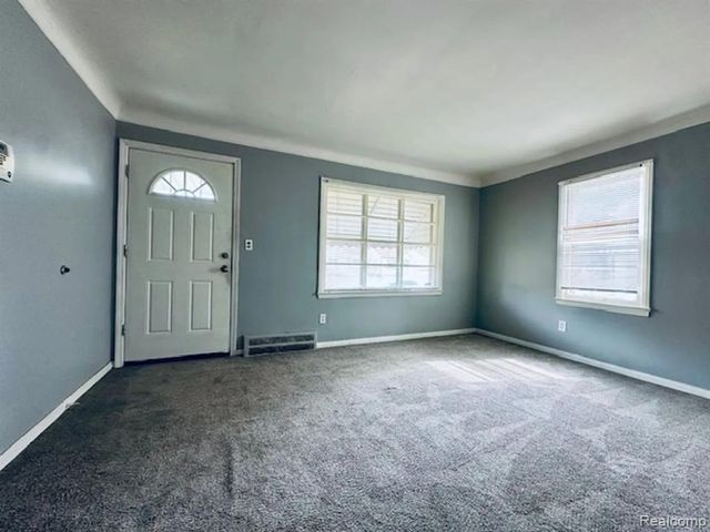 9213 Plainview Avenue, Detroit, MI 48228