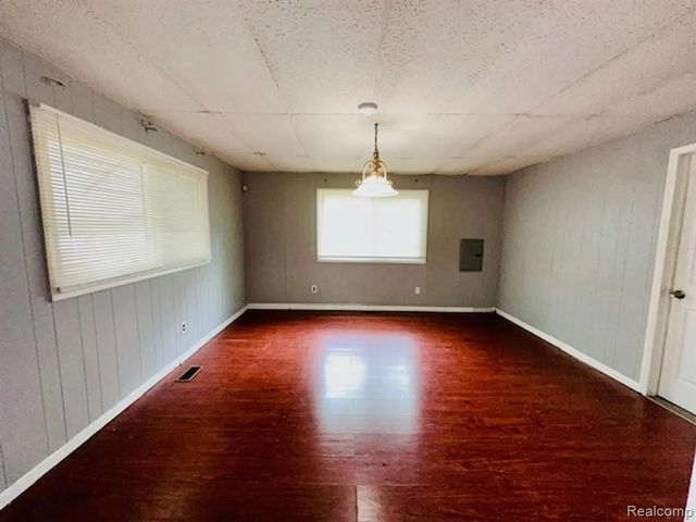 9213 Plainview Avenue, Detroit, MI 48228