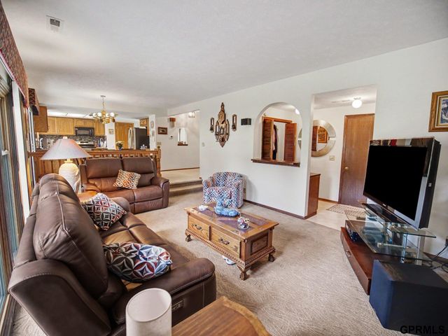 9202 Adams Street, Omaha, NE 68127
