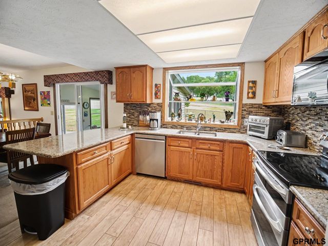 9202 Adams Street, Omaha, NE 68127