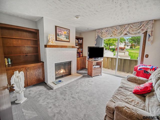 9202 Adams Street, Omaha, NE 68127