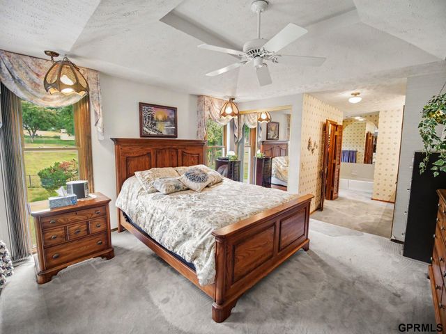 9202 Adams Street, Omaha, NE 68127