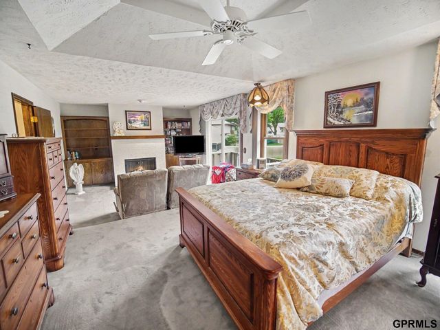 9202 Adams Street, Omaha, NE 68127