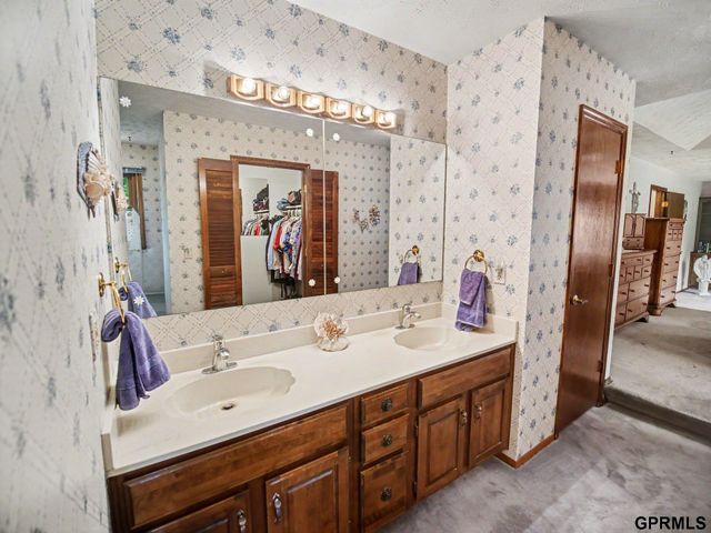9202 Adams Street, Omaha, NE 68127