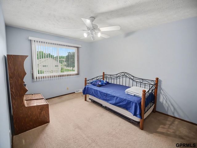 9202 Adams Street, Omaha, NE 68127