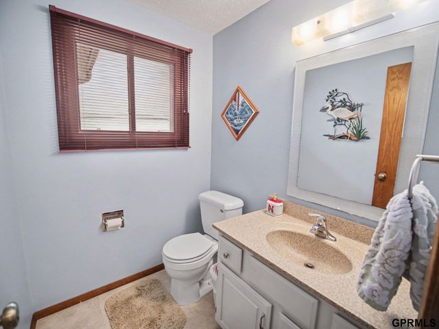 9202 Adams Street, Omaha, NE 68127