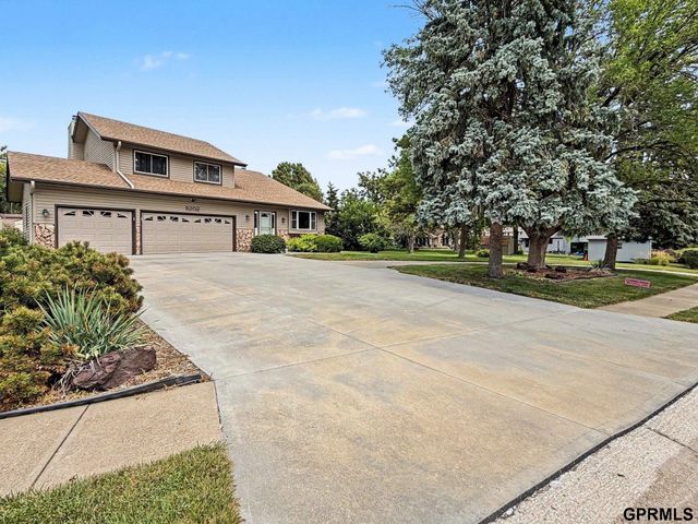 9202 Adams Street, Omaha, NE 68127