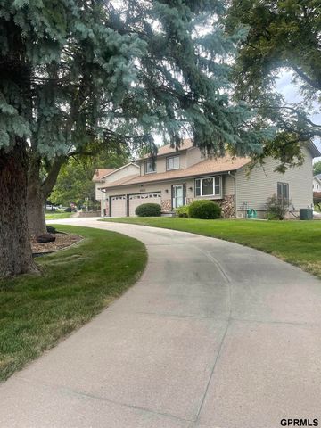 9202 Adams Street, Omaha, NE 68127