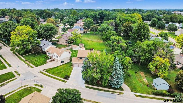 9202 Adams Street, Omaha, NE 68127