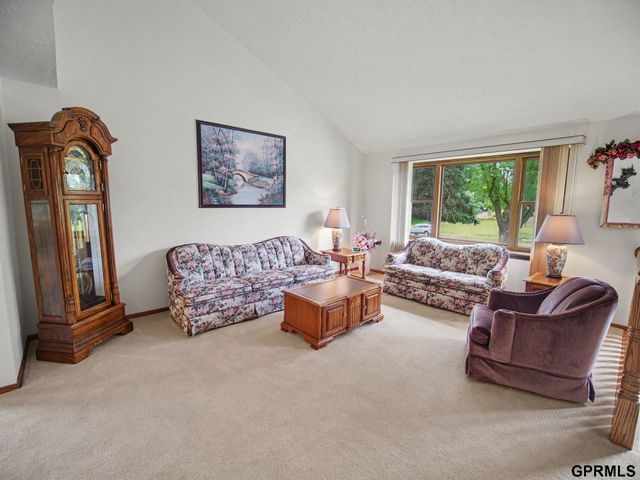 9202 Adams Street, Omaha, NE 68127