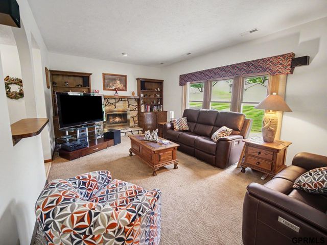 9202 Adams Street, Omaha, NE 68127