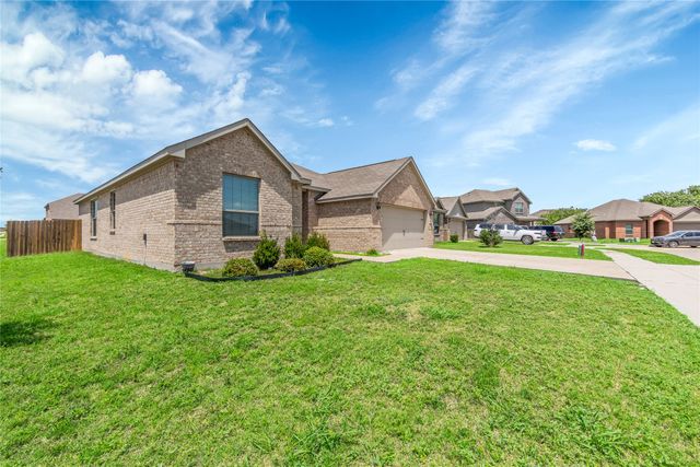 1056 Tumbleweed Trail, Crowley, TX 76036