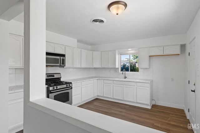 3609 Cardinal Avenue, Bakersfield, CA 93306