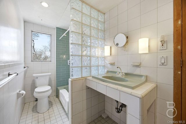 94-11 70th Avenue, Forest Hills, NY 11375