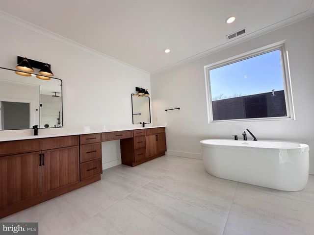 4017 WOODLAND RD, Annandale, VA 22003