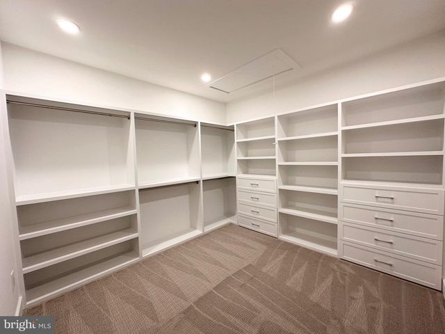 4017 WOODLAND RD, Annandale, VA 22003