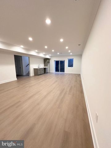 4017 WOODLAND RD, Annandale, VA 22003