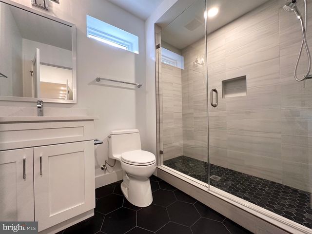 4017 WOODLAND RD, Annandale, VA 22003