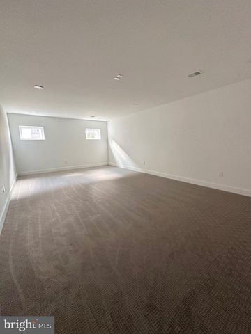 4017 WOODLAND RD, Annandale, VA 22003