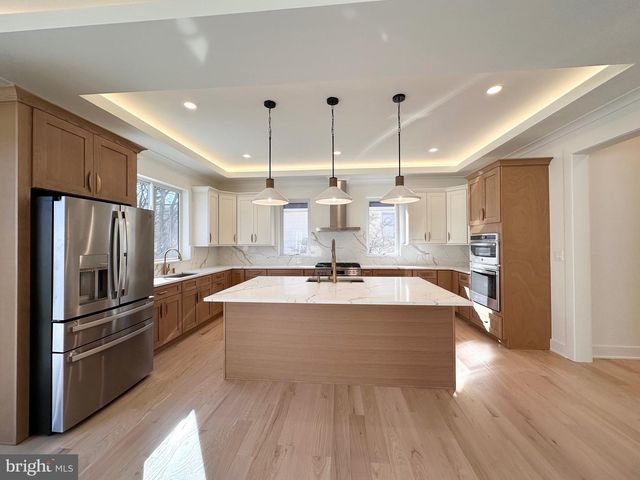 4017 WOODLAND RD, Annandale, VA 22003