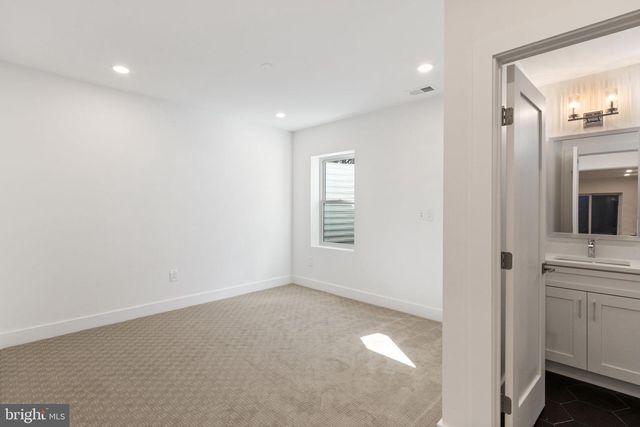 4017 WOODLAND RD, Annandale, VA 22003