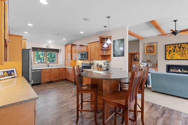 1900 E ORCHARD BLOSSOM DRIVE, Appleton, WI 54915