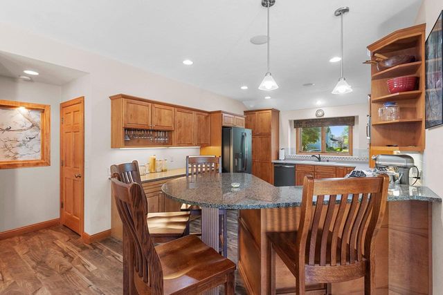 1900 E ORCHARD BLOSSOM DRIVE, Appleton, WI 54915