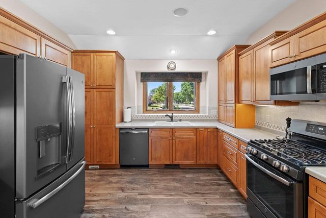 1900 E ORCHARD BLOSSOM DRIVE, Appleton, WI 54915