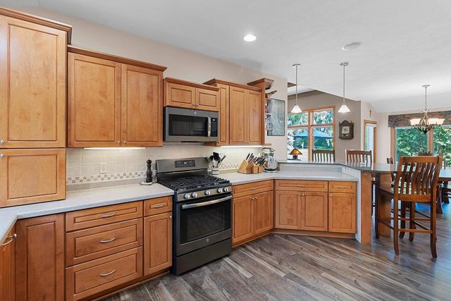 1900 E ORCHARD BLOSSOM DRIVE, Appleton, WI 54915