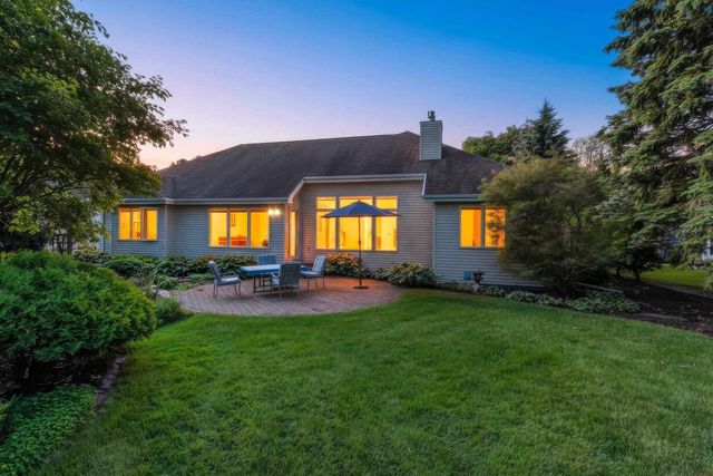 1900 E ORCHARD BLOSSOM DRIVE, Appleton, WI 54915