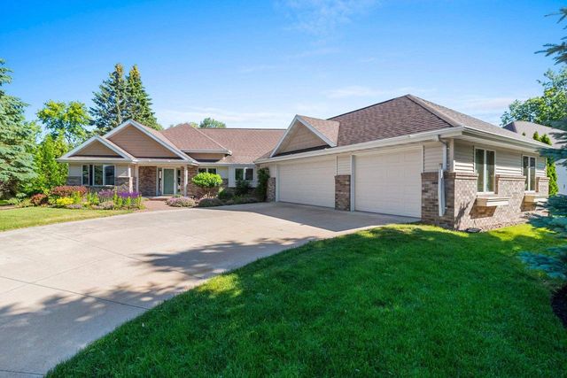 1900 E ORCHARD BLOSSOM DRIVE, Appleton, WI 54915