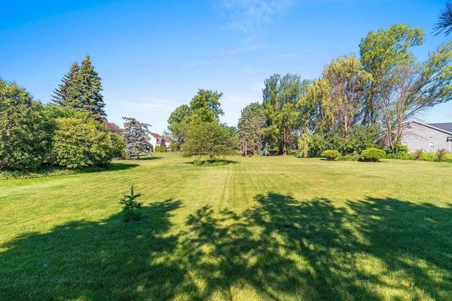 1900 E ORCHARD BLOSSOM DRIVE, Appleton, WI 54915