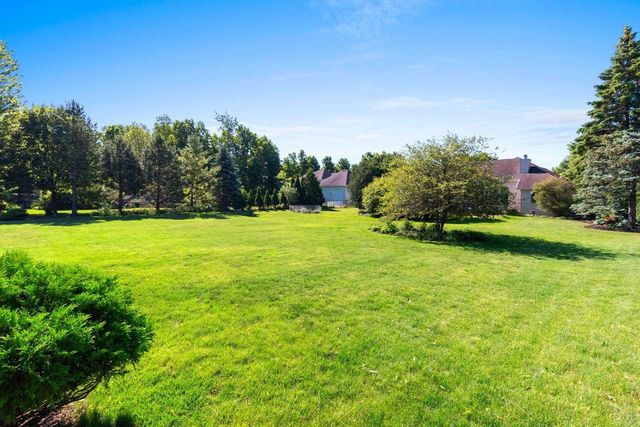 1900 E ORCHARD BLOSSOM DRIVE, Appleton, WI 54915