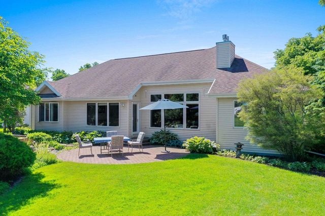 1900 E ORCHARD BLOSSOM DRIVE, Appleton, WI 54915