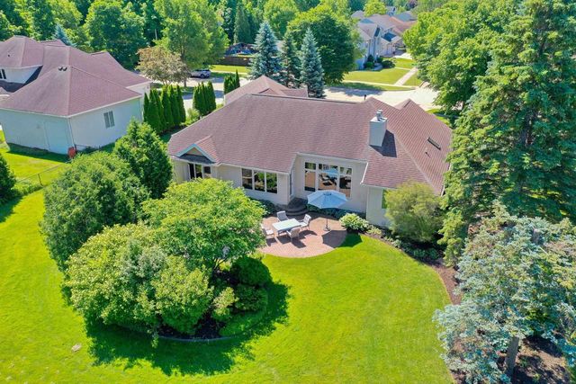 1900 E ORCHARD BLOSSOM DRIVE, Appleton, WI 54915