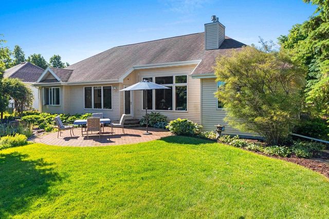 1900 E ORCHARD BLOSSOM DRIVE, Appleton, WI 54915