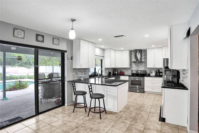 1221 NW 78th Avenue, Plantation, FL 33322