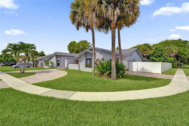 1221 NW 78th Avenue, Plantation, FL 33322