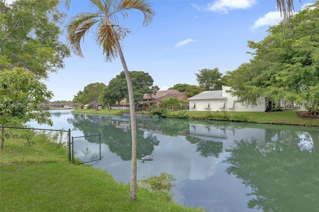 1221 NW 78th Avenue, Plantation, FL 33322