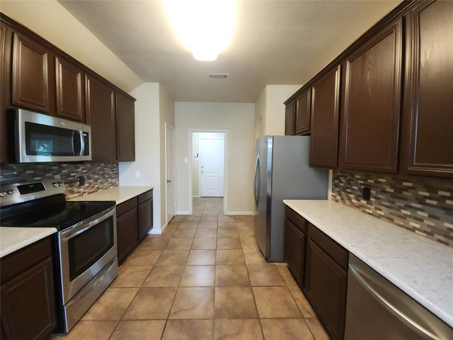 7009 Turnberry Drive, Cleburne, TX 76033