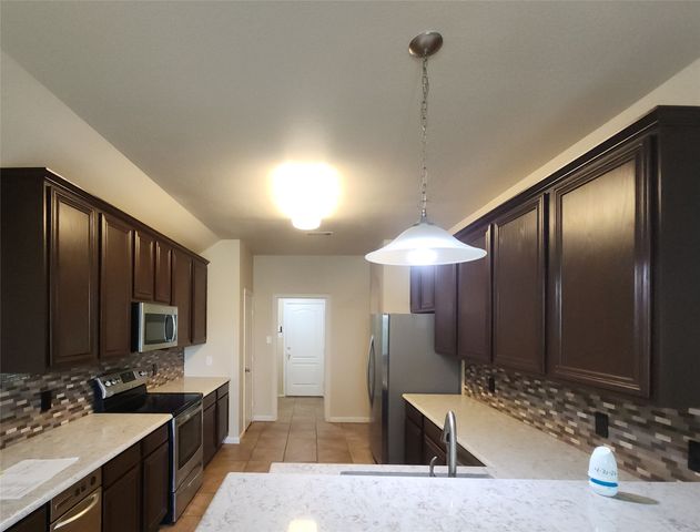 7009 Turnberry Drive, Cleburne, TX 76033