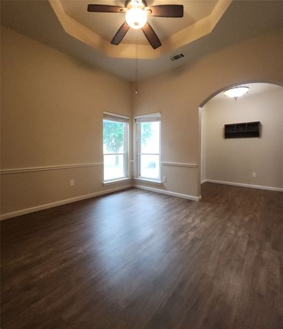7009 Turnberry Drive, Cleburne, TX 76033