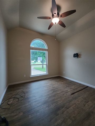 7009 Turnberry Drive, Cleburne, TX 76033
