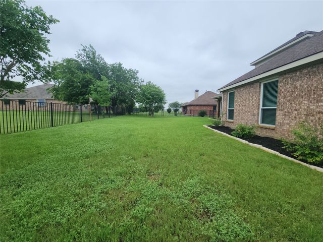 7009 Turnberry Drive, Cleburne, TX 76033