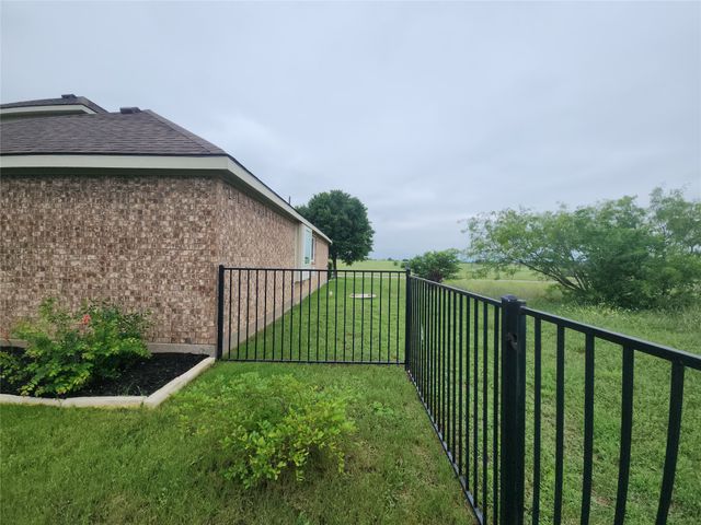 7009 Turnberry Drive, Cleburne, TX 76033