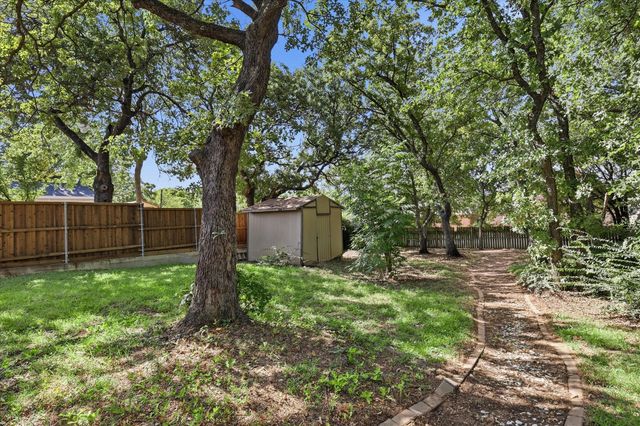 332 Ruth Street, Denton, TX 76205