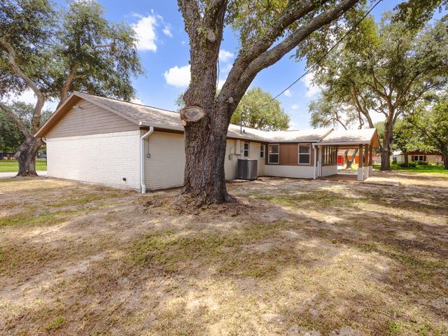 4501 Areca Drive, Bay City, TX 77414