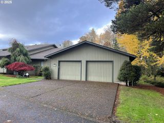 1215 Nw DRIFTWOOD Pl, Mc Minnville, OR 97128