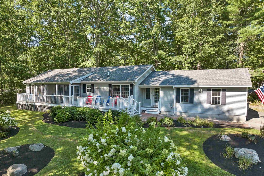6 Dudley Road, Wolfeboro, NH 03894